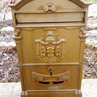 buca delle lettere in metallo