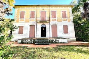 Villa di 525 m² con più di 5 locali e box auto dop