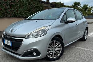 PEUGEOT  208