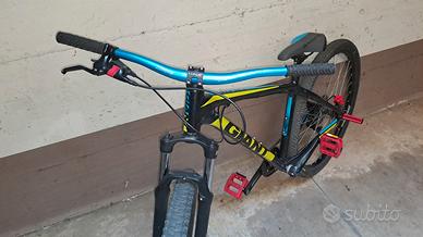 wheelie bike Giant con pedane