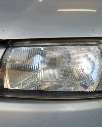 Proiettore sinistro VOLKSWAGEN CARAVELLE del 1996