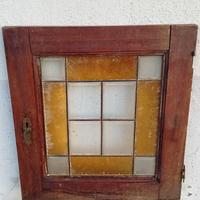 antica finestra in vetro
