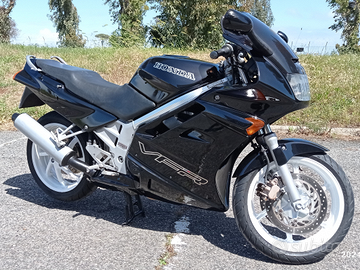 Honda VFR 750 F