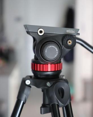 Trepiedi Manfrotto MVK502AM +  MVH502A