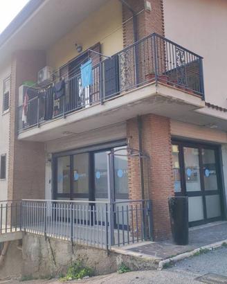 Immobile di 100 m² con 2 locali a Mercogliano