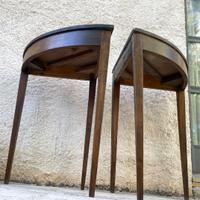 Doppi tavoli ad angolo e tanti mobili eleganti