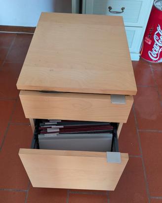 Cassettiera da ufficio in legno chiaro