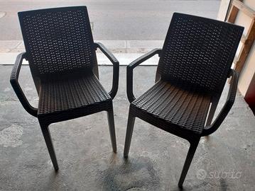 6 sedile in PVC e 16 sedie bianche 