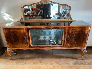 Credenza chippendale