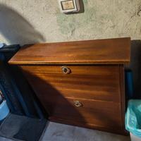 Scarpiera in legno 
82 altezza 
22 profondità
77 l