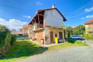 CASA DI CORTE A ROBASSOMERO