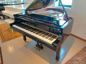 Pianoforte a coda YAMAHA Mod. C3