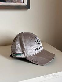 cappellino firmato RKOMI, BRESH, TEDUA e IZI