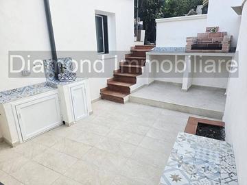 Casa singola con cortile a Torre Archirafi-Riposto