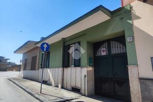 2 LOCALI A AFRAGOLA