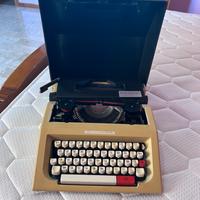 Macchina da scivere Olivetti Lettera  42