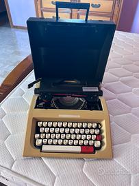 Macchina da scivere Olivetti Lettera  42