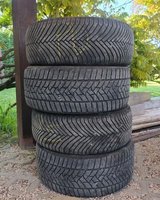 Set di 4 Pneumatici Invernali Michelin 235/45 R18