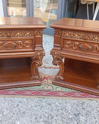 Coppia comodini in legno scuri