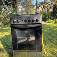 Cucina a metano indesit