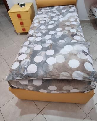 letto singolo in pelle 