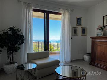 VILLA A SCHIERA A COLONNELLA