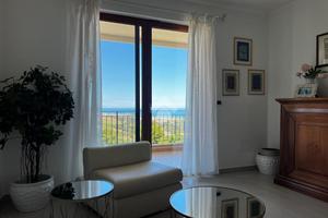 VILLA A SCHIERA A COLONNELLA