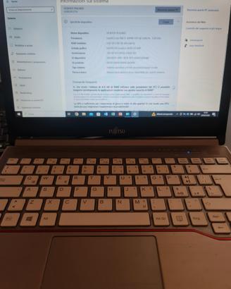 PC Fujitsu perfettamente funzionante 