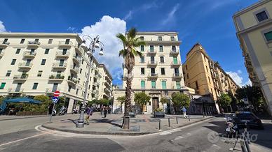 4 LOCALI A SALERNO