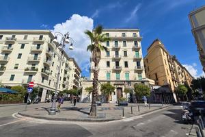 4 LOCALI A SALERNO
