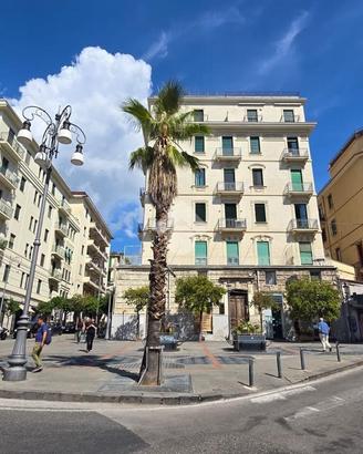 4 LOCALI A SALERNO