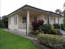 Immobile in asta di 405 m² con 5 locali e box auto