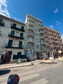 Ampio quadrivani con terrazza panoramica-Via Tasca