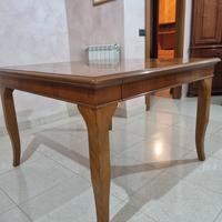 Tavolo allungabile con 4 sedie