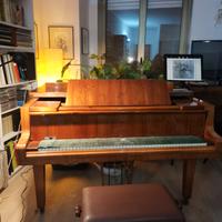 pianoforte mezza coda Petrof 