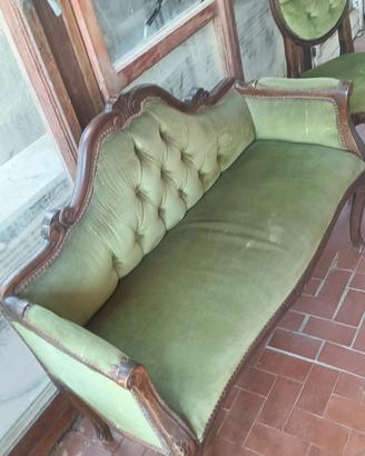 divano e sedie stile 800 vittoriano