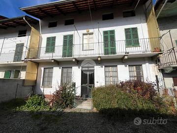 CASA DI CORTE A BENNA