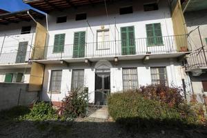 CASA DI CORTE A BENNA