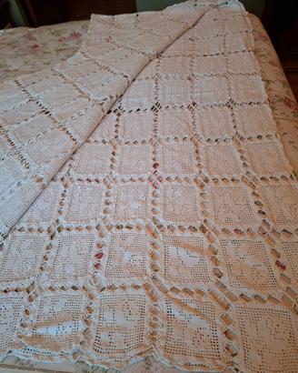 Copriletto uncinetto 150x300