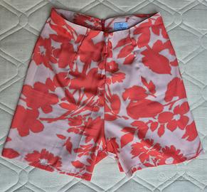 pantaloni corti 