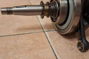 Albero motore nuovo KV7  per scooter Honda125/150