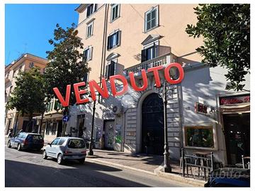 3 LOCALI A ALBANO LAZIALE