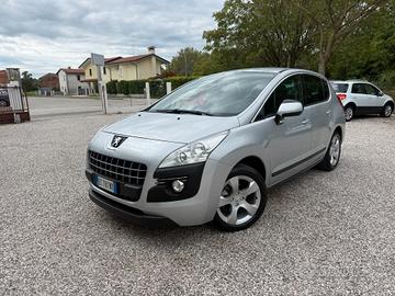 Peugeot 3008 1.6 HDi 110CV cambio robotizzato Tecn