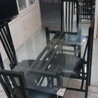 Tavolo in vetro piu sedie 