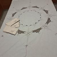 Tovaglia Vintage tonda ricamata a mano da 8.