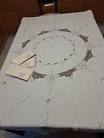 Tovaglia Vintage tonda ricamata a mano da 8.