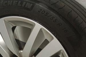 Cerchi Peugeot 308 con gomme Michelin 205/55