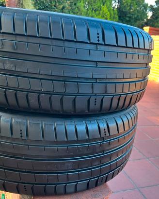 2 gomme nuove 225 45 19 96 Y Michelin Pilot Sport 