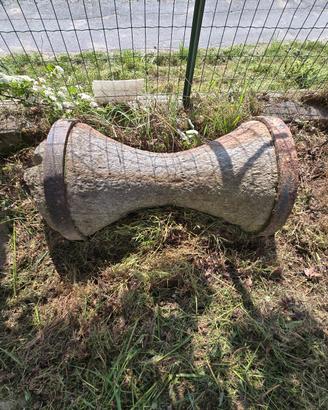 gamba tavolo . Antico attrezzo da agricoltura