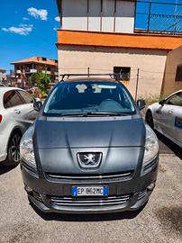 Pegeut 5008 189.000km